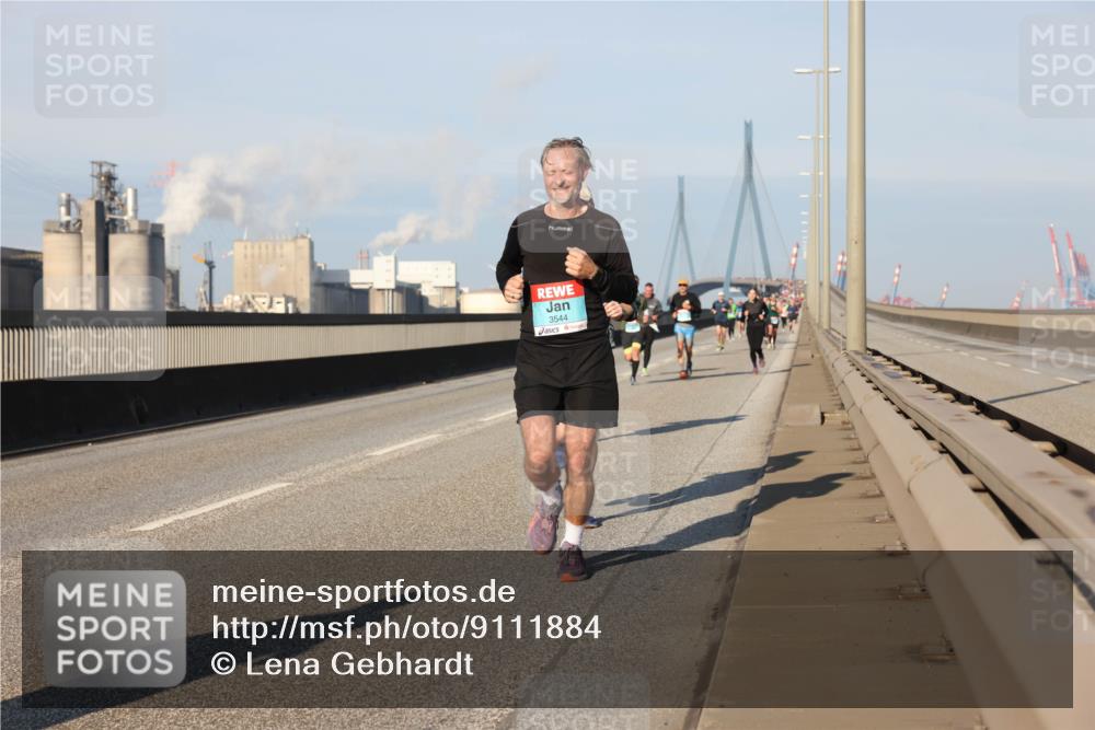 03.10.2025 - Köhlbrandbrückenlauf Lena Gebhardt http://msf.ph/oto/9111884 03.10.2025 09:42:08 Position 2 3544 meine-sportfotos.de