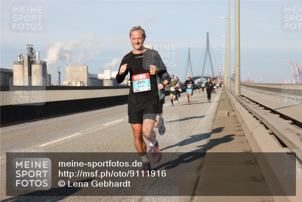 03.10.2025 - Köhlbrandbrückenlauf Lena Gebhardt http://msf.ph/oto/9111916 03.10.2025 09:42:09 Position 2 3544 meine-sportfotos.de