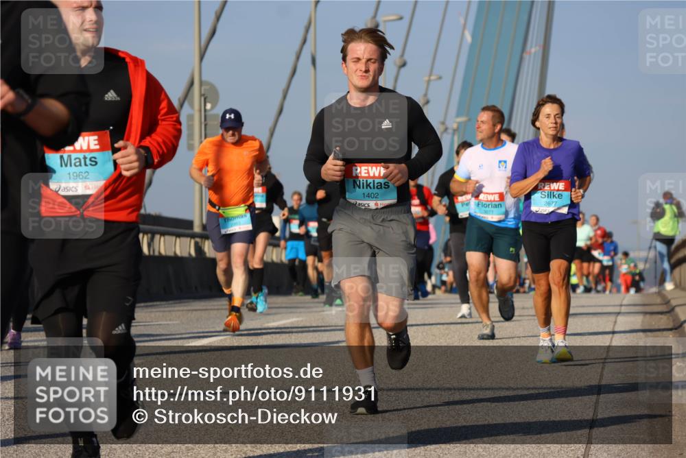 03.10.2025 - Köhlbrandbrückenlauf Strokosch-Dieckow http://msf.ph/oto/9111931 03.10.2025 09:44:59 Position 2 1962, 1402, 3071, 2677 meine-sportfotos.de
