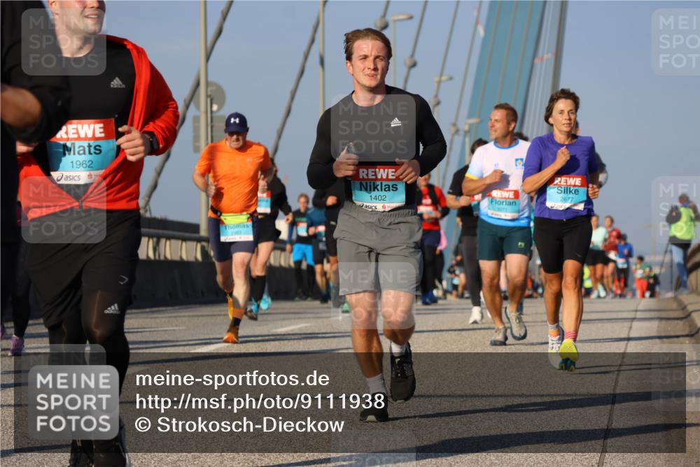 03.10.2025 - Köhlbrandbrückenlauf Strokosch-Dieckow http://msf.ph/oto/9111938 03.10.2025 09:44:59 Position 2 1962, 2677, 1402 meine-sportfotos.de