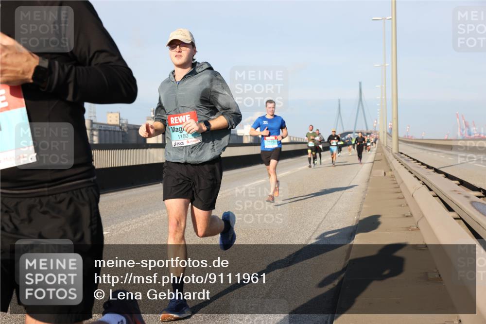 03.10.2025 - Köhlbrandbrückenlauf Lena Gebhardt http://msf.ph/oto/9111961 03.10.2025 09:42:10 Position 2 1150 meine-sportfotos.de
