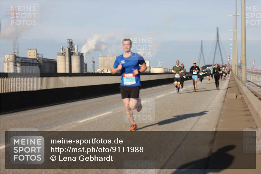 03.10.2025 - Köhlbrandbrückenlauf Lena Gebhardt http://msf.ph/oto/9111988 03.10.2025 09:42:11 Position 2  meine-sportfotos.de