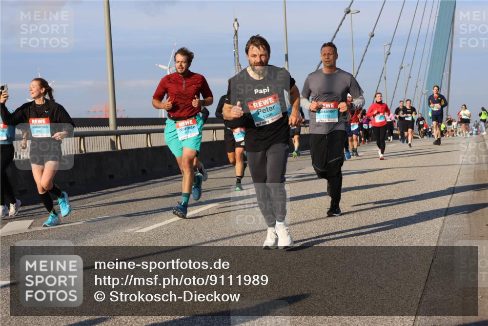 03.10.2025 - Köhlbrandbrückenlauf Strokosch-Dieckow http://msf.ph/oto/9111989 03.10.2025 09:45:08 Position 2 3361, 3177, 1336, 1172 meine-sportfotos.de