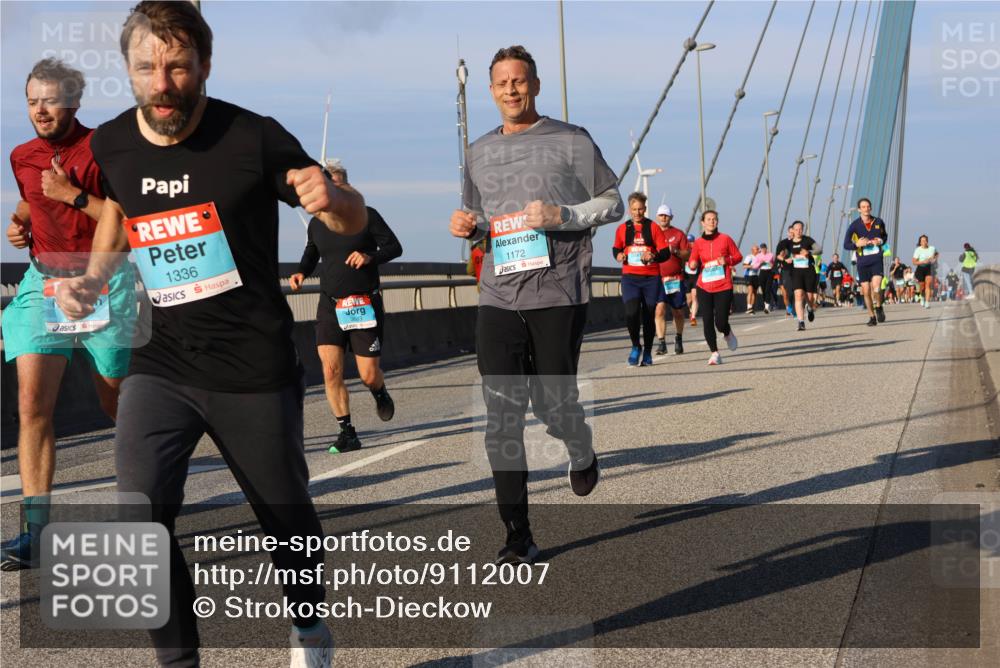 03.10.2025 - Köhlbrandbrückenlauf Strokosch-Dieckow http://msf.ph/oto/9112007 03.10.2025 09:45:09 Position 2 1336, 1172 meine-sportfotos.de