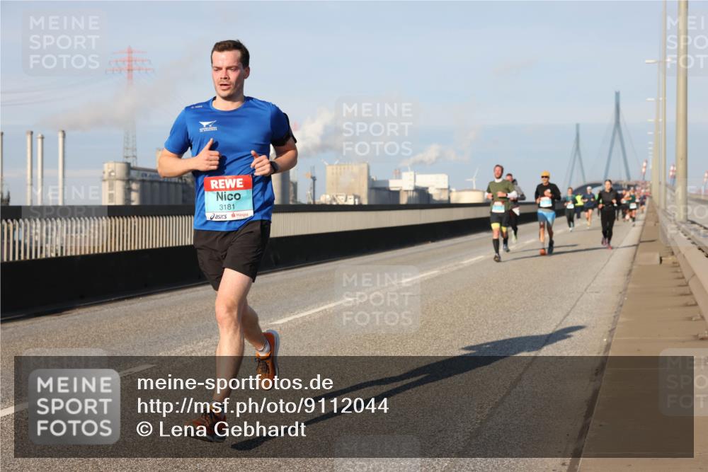 03.10.2025 - Köhlbrandbrückenlauf Lena Gebhardt http://msf.ph/oto/9112044 03.10.2025 09:42:11 Position 2 3181 meine-sportfotos.de