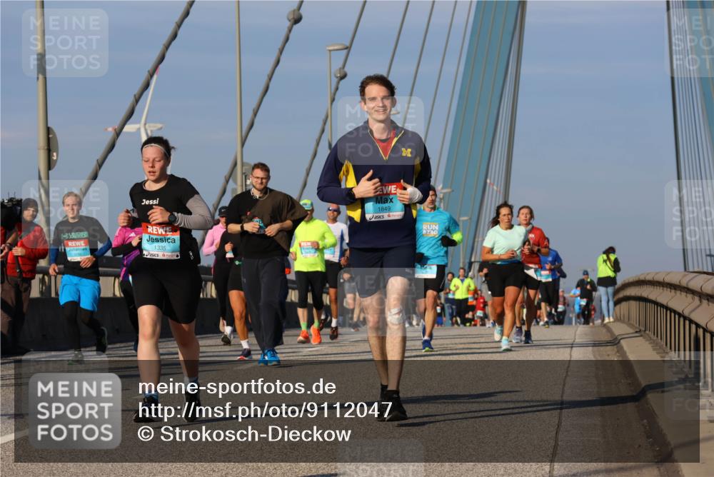 03.10.2025 - Köhlbrandbrückenlauf Strokosch-Dieckow http://msf.ph/oto/9112047 03.10.2025 09:45:14 Position 2 1, 8, 3156, 1335, 1849 meine-sportfotos.de