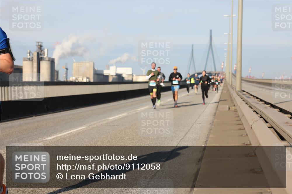03.10.2025 - Köhlbrandbrückenlauf Lena Gebhardt http://msf.ph/oto/9112058 03.10.2025 09:42:12 Position 2  meine-sportfotos.de