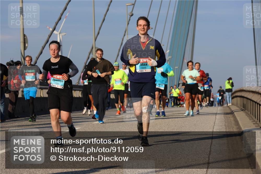 03.10.2025 - Köhlbrandbrückenlauf Strokosch-Dieckow http://msf.ph/oto/9112059 03.10.2025 09:45:14 Position 2 3150, 1335, 1849 meine-sportfotos.de