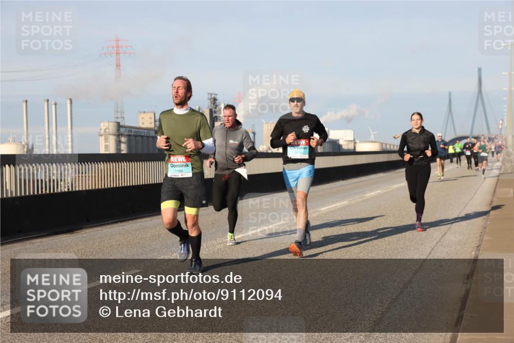 03.10.2025 - Köhlbrandbrückenlauf Lena Gebhardt http://msf.ph/oto/9112094 03.10.2025 09:42:16 Position 2 1180, 3414 meine-sportfotos.de