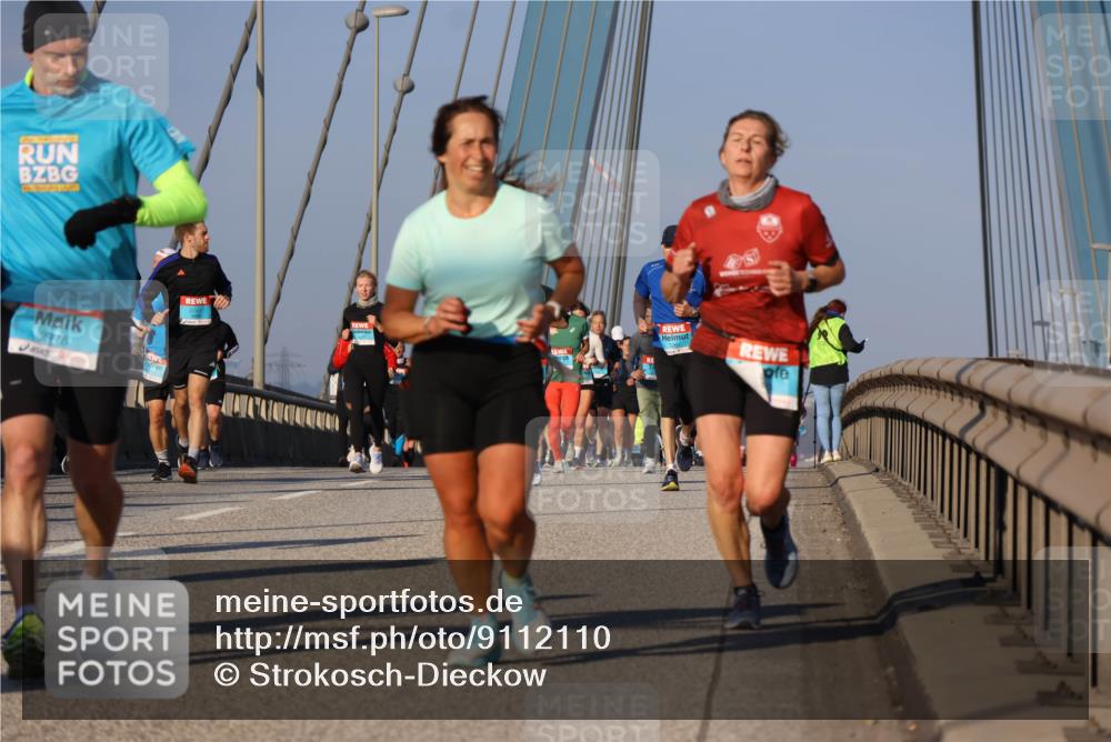 03.10.2025 - Köhlbrandbrückenlauf Strokosch-Dieckow http://msf.ph/oto/9112110 03.10.2025 09:45:19 Position 2 2776 meine-sportfotos.de