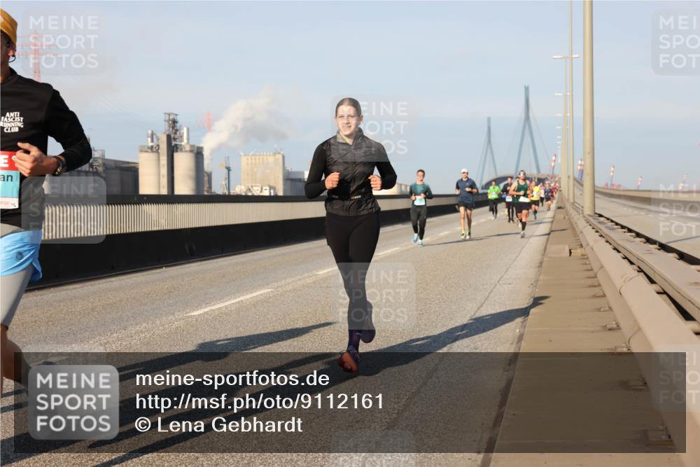 03.10.2025 - Köhlbrandbrückenlauf Lena Gebhardt http://msf.ph/oto/9112161 03.10.2025 09:42:17 Position 2  meine-sportfotos.de