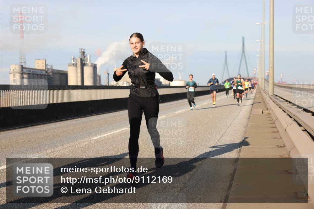 03.10.2025 - Köhlbrandbrückenlauf Lena Gebhardt http://msf.ph/oto/9112169 03.10.2025 09:42:17 Position 2  meine-sportfotos.de