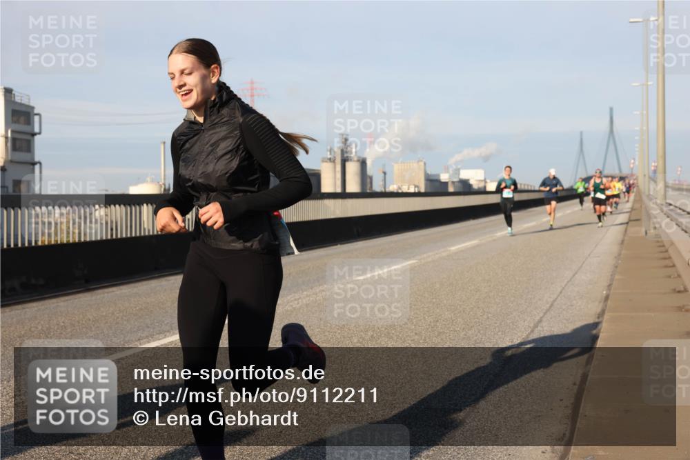 03.10.2025 - Köhlbrandbrückenlauf Lena Gebhardt http://msf.ph/oto/9112211 03.10.2025 09:42:18 Position 2  meine-sportfotos.de