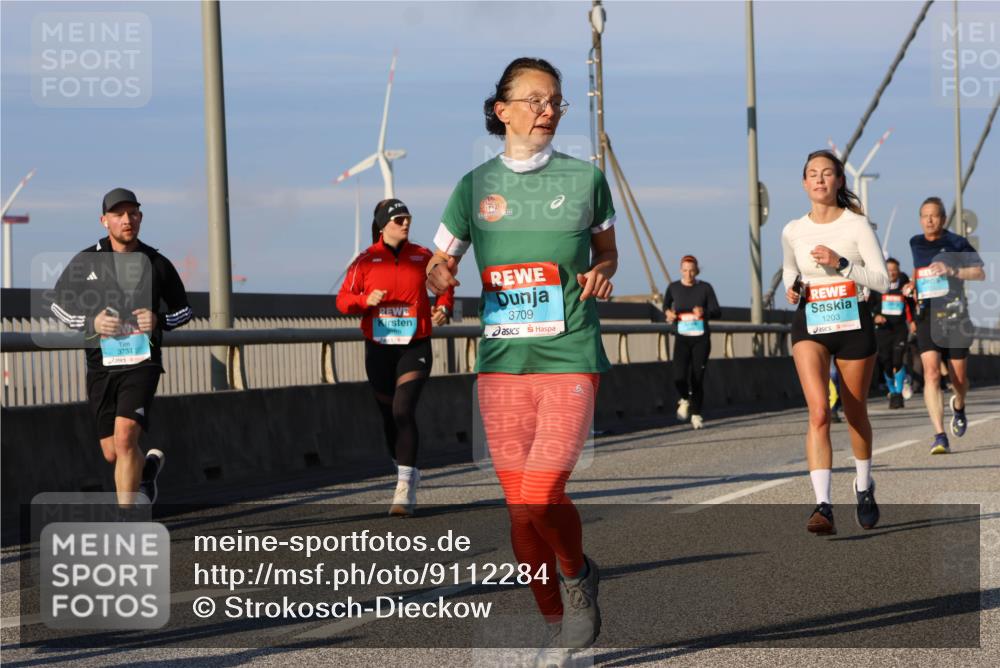 03.10.2025 - Köhlbrandbrückenlauf Strokosch-Dieckow http://msf.ph/oto/9112284 03.10.2025 09:45:35 Position 2 37341, 3709, 1203 meine-sportfotos.de
