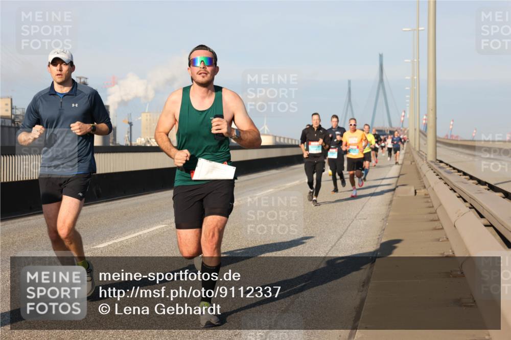 03.10.2025 - Köhlbrandbrückenlauf Lena Gebhardt http://msf.ph/oto/9112337 03.10.2025 09:42:23 Position 2  meine-sportfotos.de