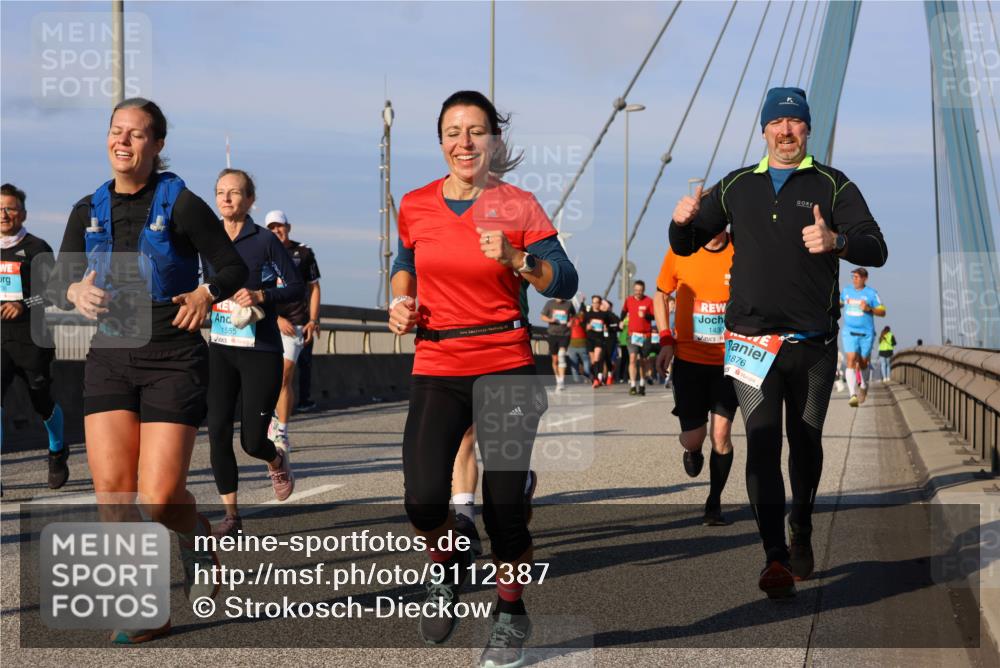 03.10.2025 - Köhlbrandbrückenlauf Strokosch-Dieckow http://msf.ph/oto/9112387 03.10.2025 09:45:43 Position 2 1555, 1430, 1876 meine-sportfotos.de