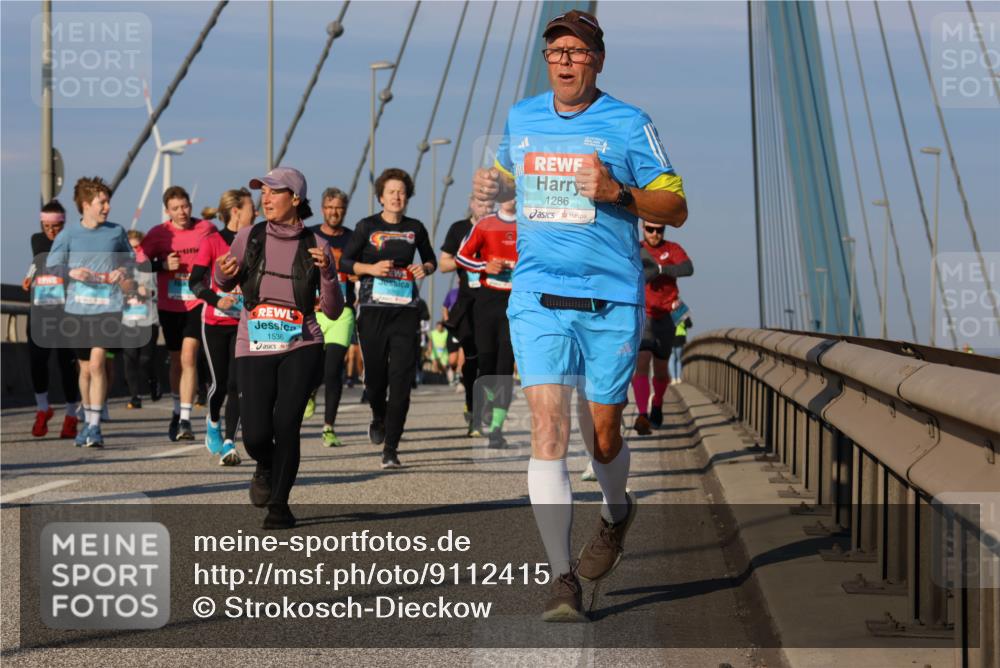 03.10.2025 - Köhlbrandbrückenlauf Strokosch-Dieckow http://msf.ph/oto/9112415 03.10.2025 09:45:49 Position 2 1536, 1286 meine-sportfotos.de