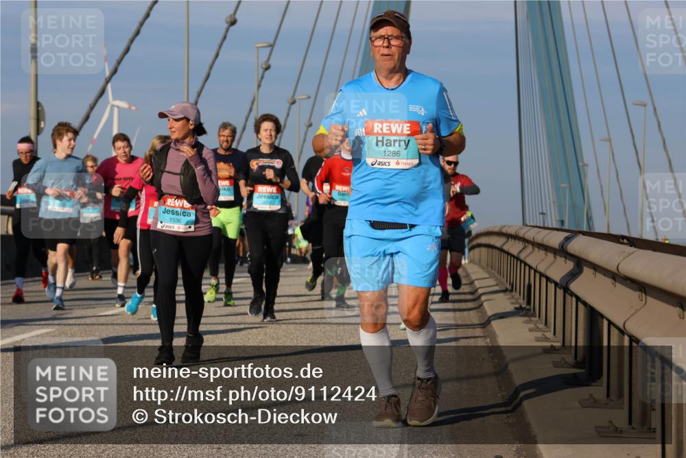 03.10.2025 - Köhlbrandbrückenlauf Strokosch-Dieckow http://msf.ph/oto/9112424 03.10.2025 09:45:50 Position 2 1536, 1286 meine-sportfotos.de