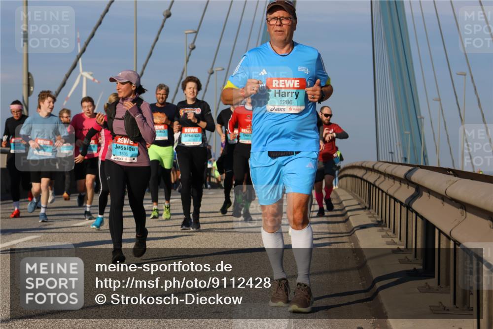 03.10.2025 - Köhlbrandbrückenlauf Strokosch-Dieckow http://msf.ph/oto/9112428 03.10.2025 09:45:50 Position 2 1536, 3010, 1286 meine-sportfotos.de