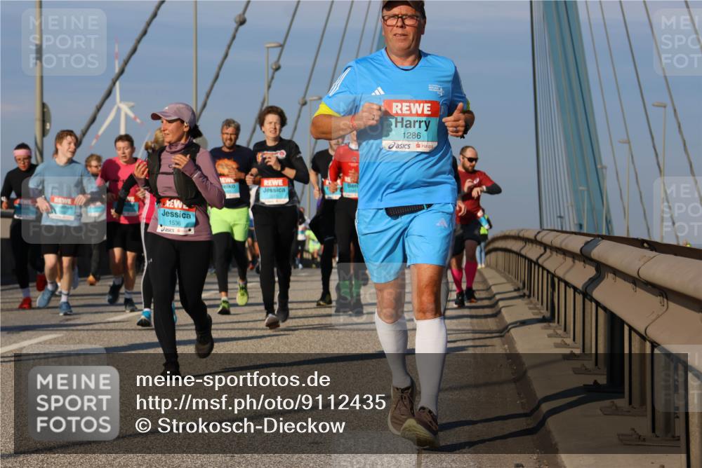 03.10.2025 - Köhlbrandbrückenlauf Strokosch-Dieckow http://msf.ph/oto/9112435 03.10.2025 09:45:50 Position 2 1536, 1286 meine-sportfotos.de