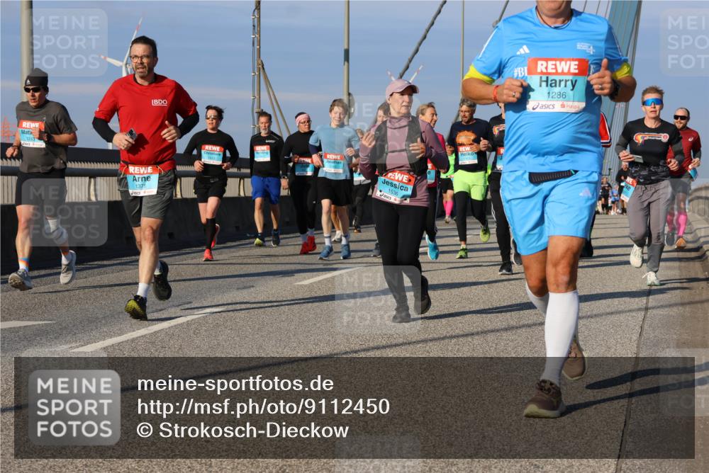 03.10.2025 - Köhlbrandbrückenlauf Strokosch-Dieckow http://msf.ph/oto/9112450 03.10.2025 09:45:51 Position 2 640, 1243, 1375, 1536, 1286 meine-sportfotos.de