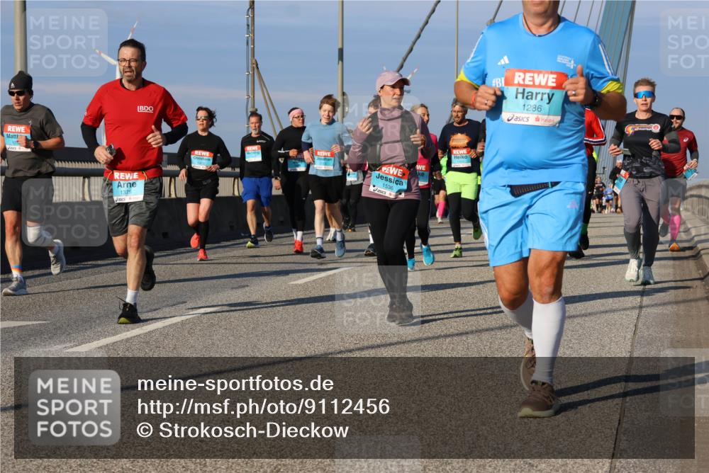 03.10.2025 - Köhlbrandbrückenlauf Strokosch-Dieckow http://msf.ph/oto/9112456 03.10.2025 09:45:51 Position 2 1375, 1536, 1286 meine-sportfotos.de