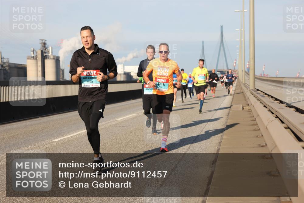 03.10.2025 - Köhlbrandbrückenlauf Lena Gebhardt http://msf.ph/oto/9112457 03.10.2025 09:42:26 Position 2 1261, 3043 meine-sportfotos.de