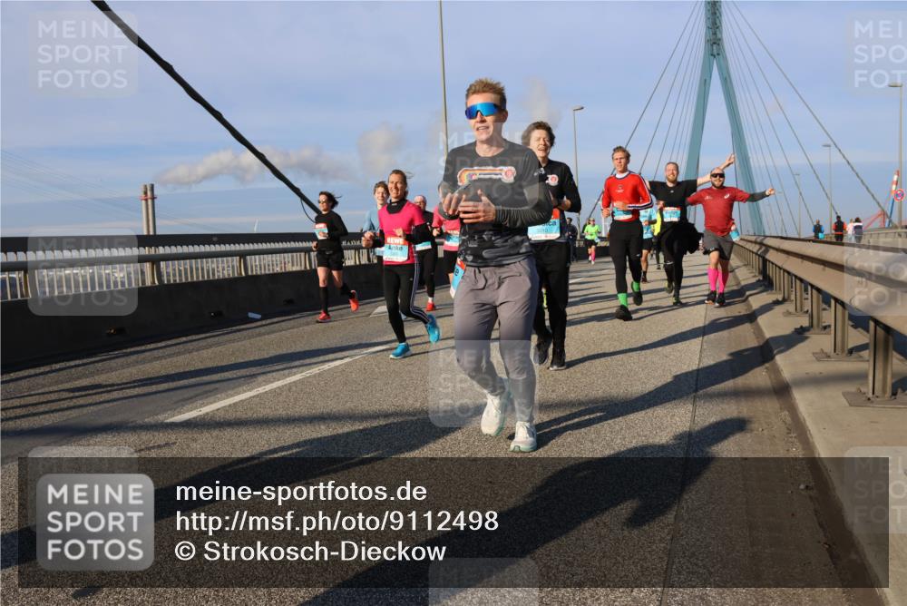 03.10.2025 - Köhlbrandbrückenlauf Strokosch-Dieckow http://msf.ph/oto/9112498 03.10.2025 09:45:55 Position 2 3010 meine-sportfotos.de