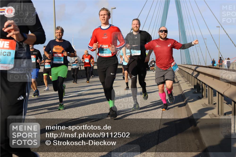 03.10.2025 - Köhlbrandbrückenlauf Strokosch-Dieckow http://msf.ph/oto/9112502 03.10.2025 09:45:56 Position 2 1910, 2560, 1163, 2793 meine-sportfotos.de