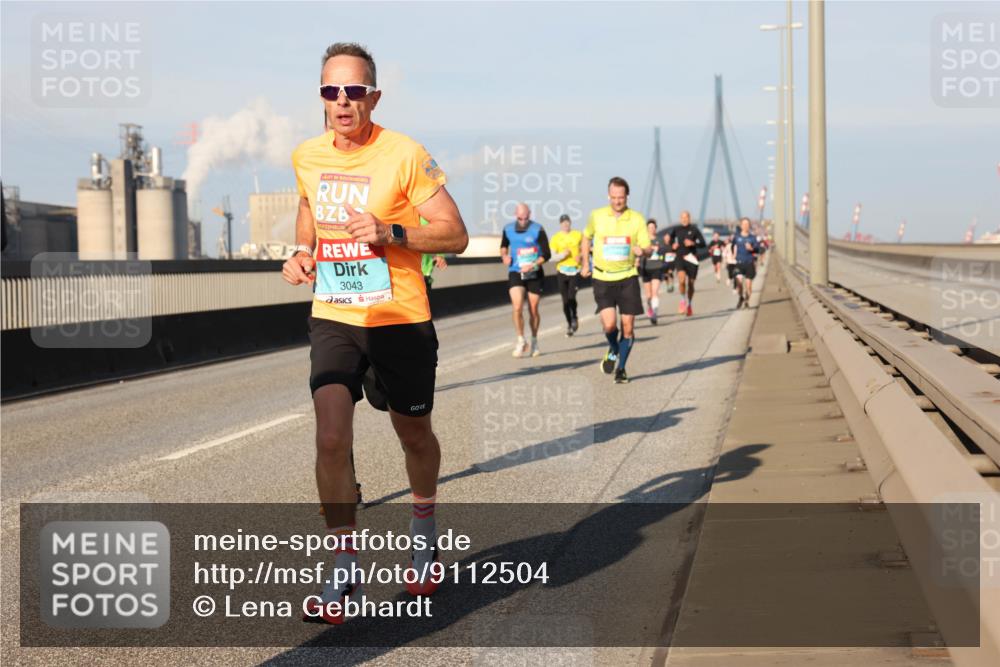 03.10.2025 - Köhlbrandbrückenlauf Lena Gebhardt http://msf.ph/oto/9112504 03.10.2025 09:42:27 Position 2 3043 meine-sportfotos.de