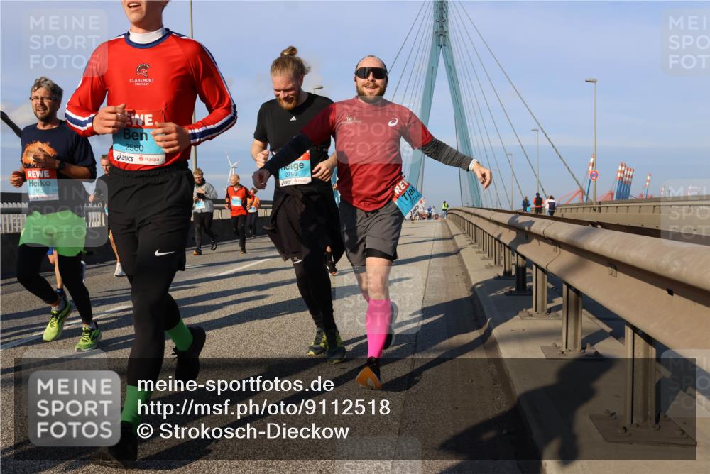 03.10.2025 - Köhlbrandbrückenlauf Strokosch-Dieckow http://msf.ph/oto/9112518 03.10.2025 09:45:56 Position 2 1163, 0, 2560, 2793, 2794 meine-sportfotos.de