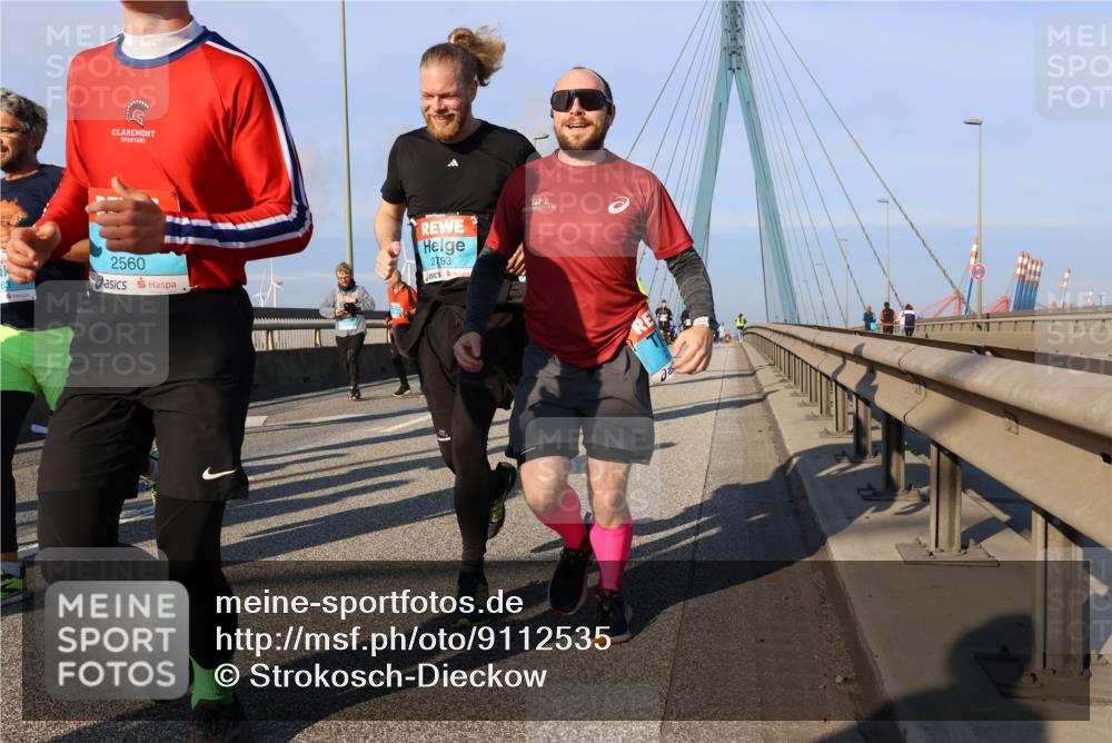 03.10.2025 - Köhlbrandbrückenlauf Strokosch-Dieckow http://msf.ph/oto/9112535 03.10.2025 09:45:57 Position 2 2560, 2793 meine-sportfotos.de