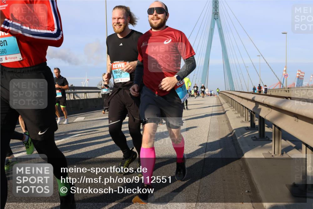 03.10.2025 - Köhlbrandbrückenlauf Strokosch-Dieckow http://msf.ph/oto/9112551 03.10.2025 09:45:57 Position 2 560, 2793, 192 meine-sportfotos.de
