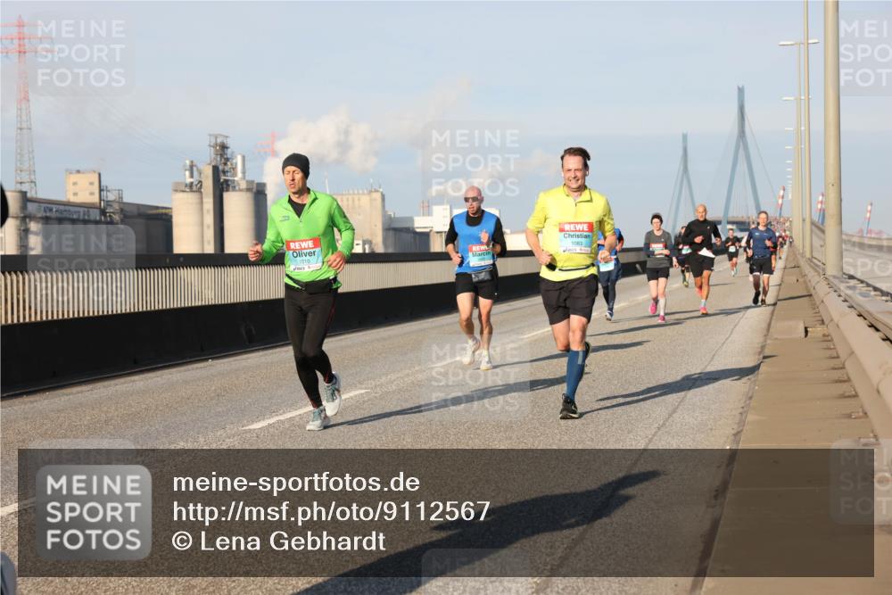 03.10.2025 - Köhlbrandbrückenlauf Lena Gebhardt http://msf.ph/oto/9112567 03.10.2025 09:42:29 Position 2 1010, 1083 meine-sportfotos.de