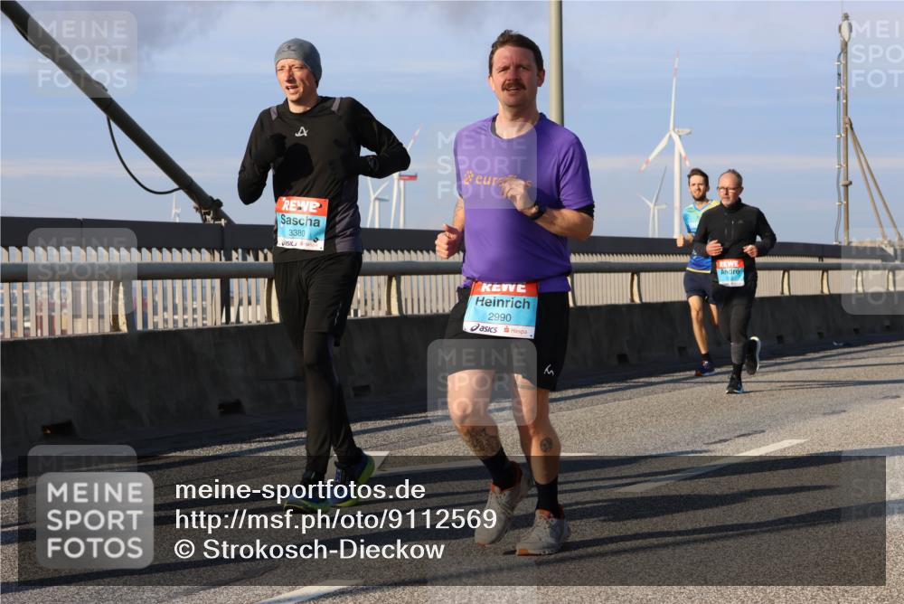 03.10.2025 - Köhlbrandbrückenlauf Strokosch-Dieckow http://msf.ph/oto/9112569 03.10.2025 09:46:02 Position 2 3380, 2990 meine-sportfotos.de