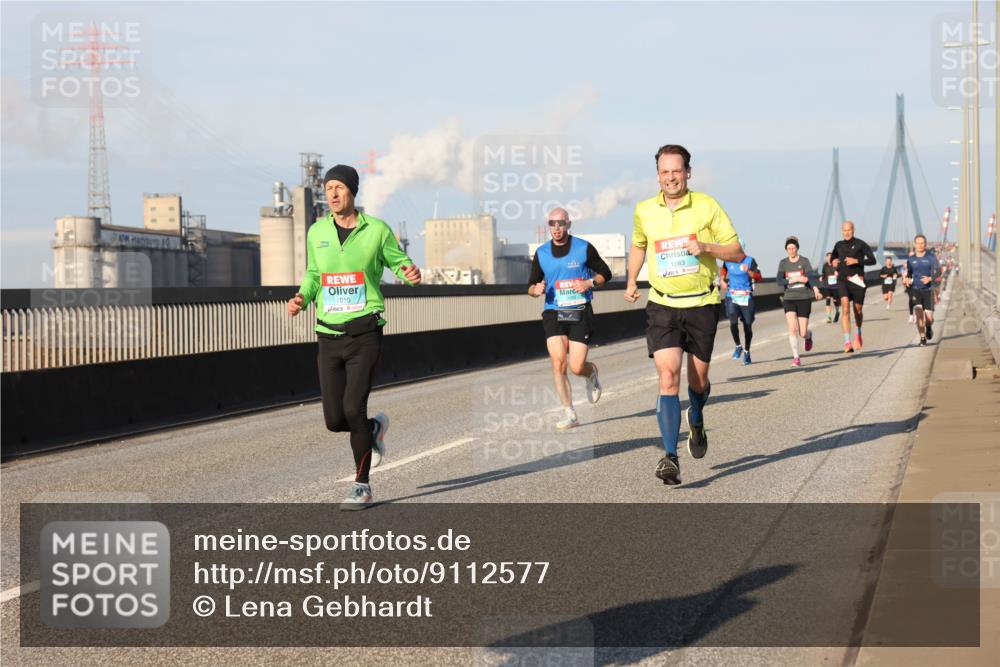 03.10.2025 - Köhlbrandbrückenlauf Lena Gebhardt http://msf.ph/oto/9112577 03.10.2025 09:42:29 Position 2 1010, 1083 meine-sportfotos.de