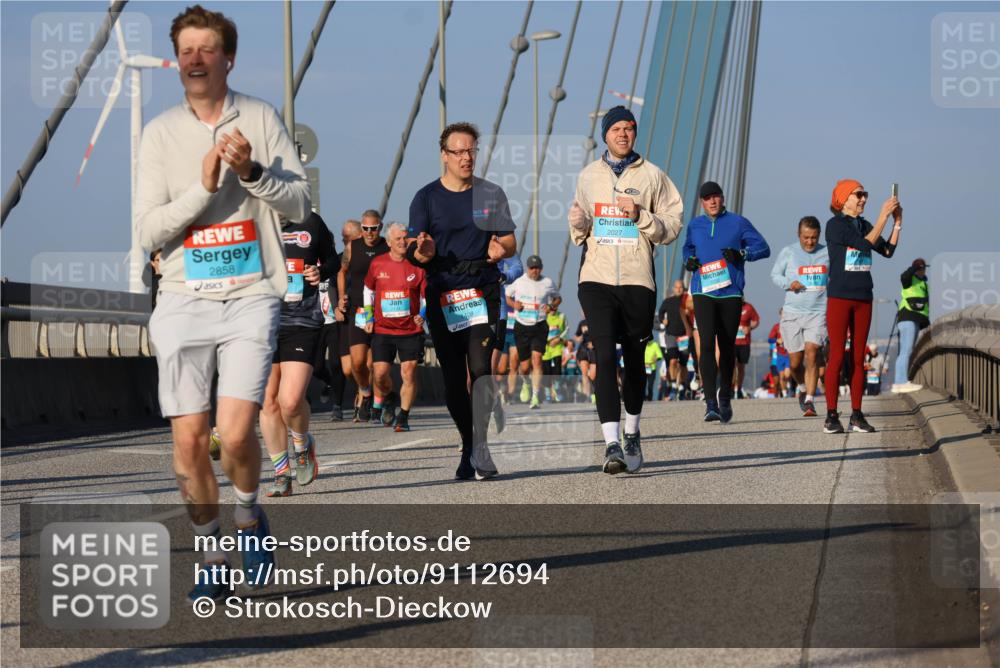 03.10.2025 - Köhlbrandbrückenlauf Strokosch-Dieckow http://msf.ph/oto/9112694 03.10.2025 09:46:13 Position 2 2858, 2027, 1408 meine-sportfotos.de