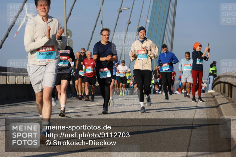 03.10.2025 - Köhlbrandbrückenlauf Strokosch-Dieckow http://msf.ph/oto/9112703 03.10.2025 09:46:13 Position 2 2858, 3006, 1408, 2027 meine-sportfotos.de
