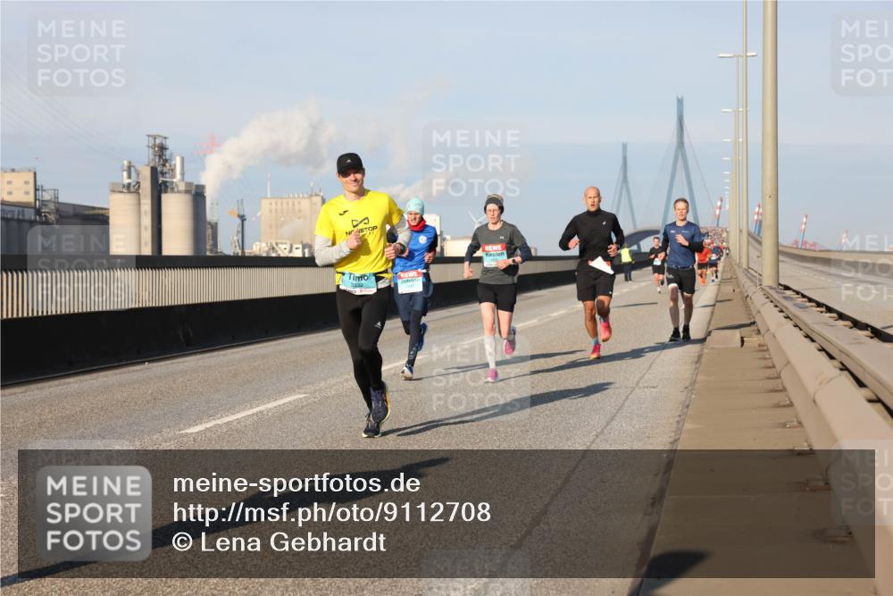 03.10.2025 - Köhlbrandbrückenlauf Lena Gebhardt http://msf.ph/oto/9112708 03.10.2025 09:42:32 Position 2 3332 meine-sportfotos.de