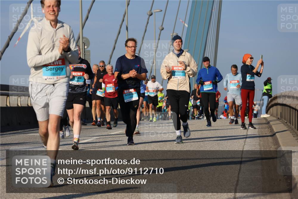 03.10.2025 - Köhlbrandbrückenlauf Strokosch-Dieckow http://msf.ph/oto/9112710 03.10.2025 09:46:13 Position 2 2858, 1408, 2027 meine-sportfotos.de