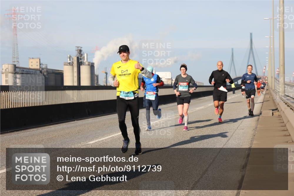 03.10.2025 - Köhlbrandbrückenlauf Lena Gebhardt http://msf.ph/oto/9112739 03.10.2025 09:42:32 Position 2 3332 meine-sportfotos.de