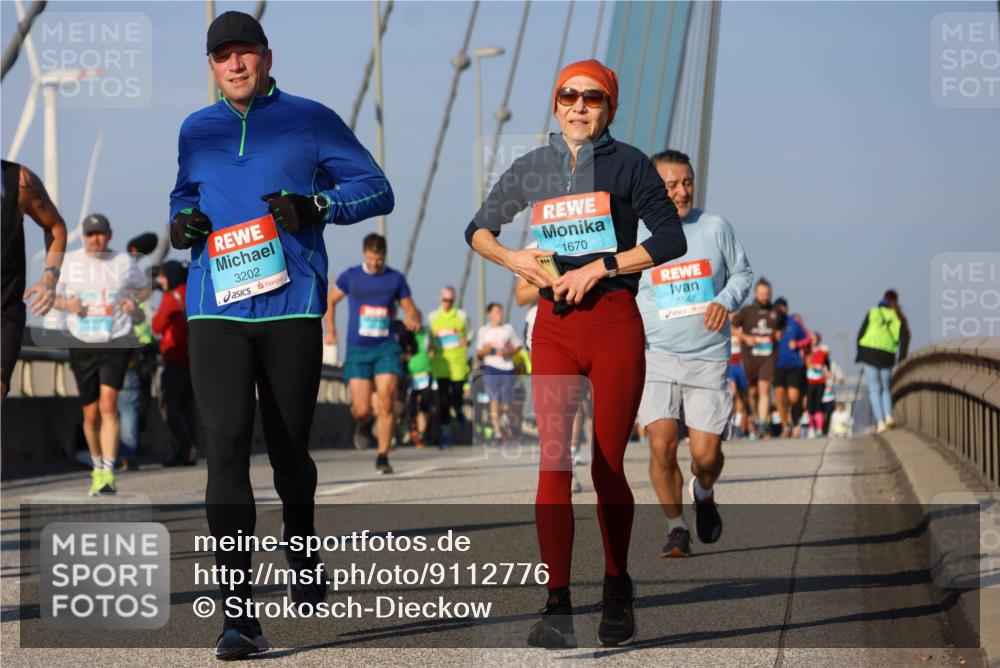 03.10.2025 - Köhlbrandbrückenlauf Strokosch-Dieckow http://msf.ph/oto/9112776 03.10.2025 09:46:21 Position 2 3202, 1670, 3542 meine-sportfotos.de