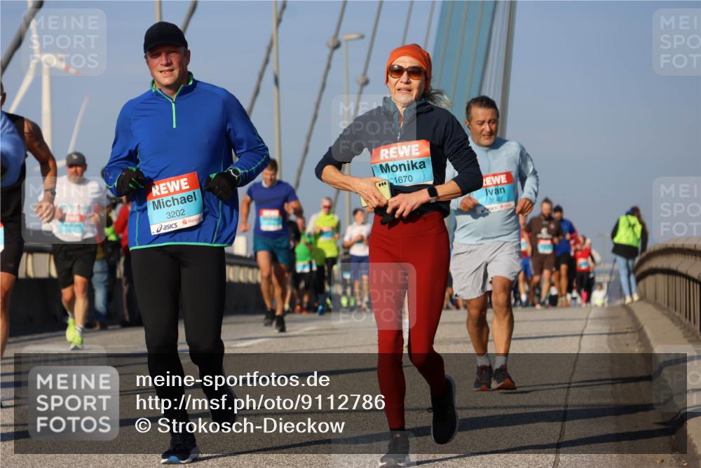 03.10.2025 - Köhlbrandbrückenlauf Strokosch-Dieckow http://msf.ph/oto/9112786 03.10.2025 09:46:22 Position 2 3202, 1670, 3542 meine-sportfotos.de