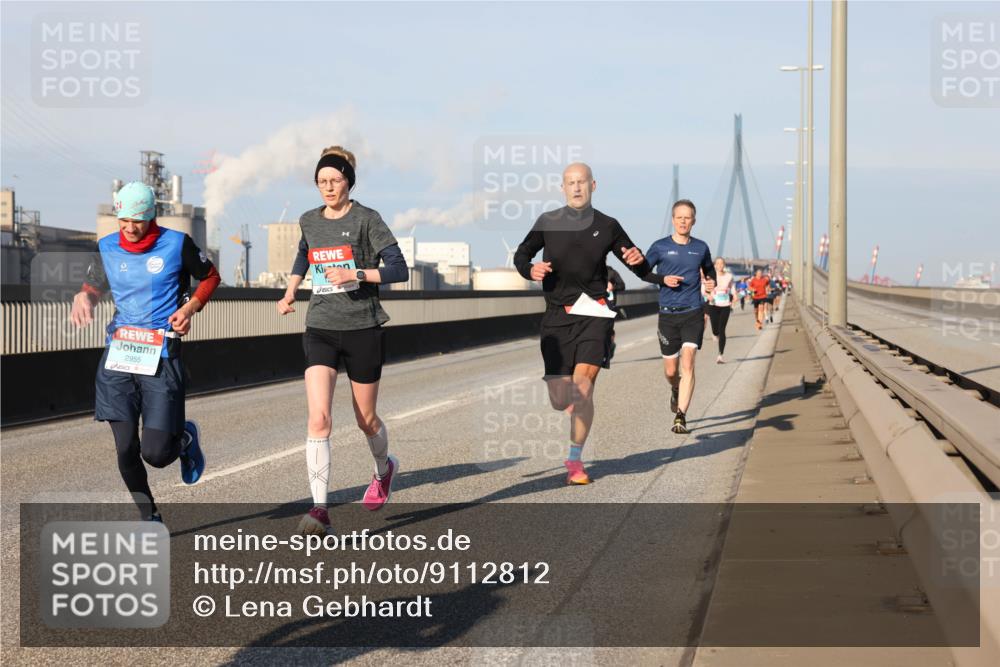 03.10.2025 - Köhlbrandbrückenlauf Lena Gebhardt http://msf.ph/oto/9112812 03.10.2025 09:42:33 Position 2 2955 meine-sportfotos.de
