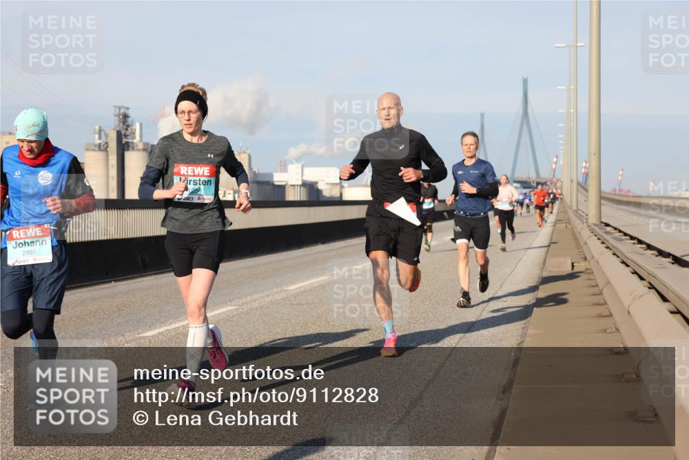 03.10.2025 - Köhlbrandbrückenlauf Lena Gebhardt http://msf.ph/oto/9112828 03.10.2025 09:42:34 Position 2 2955, 1258 meine-sportfotos.de