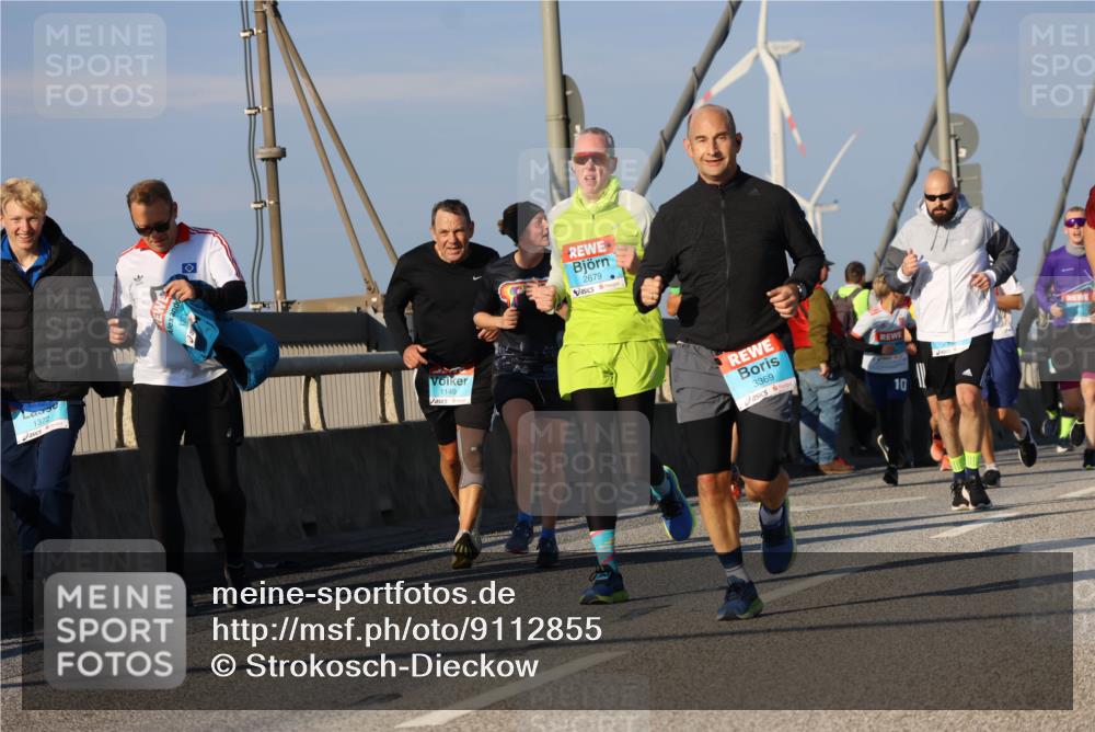 03.10.2025 - Köhlbrandbrückenlauf Strokosch-Dieckow http://msf.ph/oto/9112855 03.10.2025 09:46:33 Position 2 1372, 1149, 2679, 3369, 10 meine-sportfotos.de
