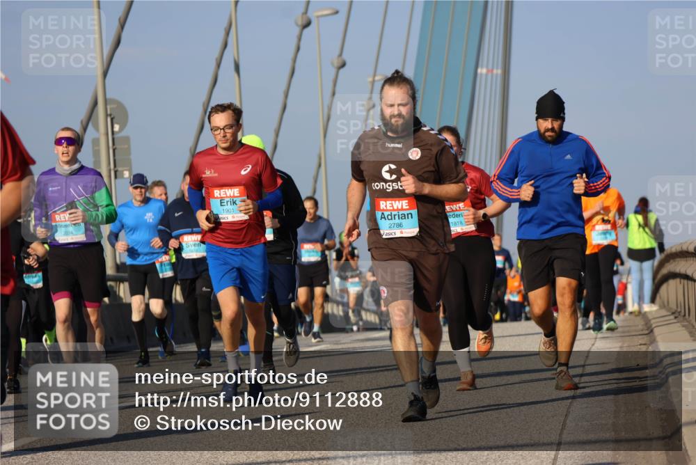 03.10.2025 - Köhlbrandbrückenlauf Strokosch-Dieckow http://msf.ph/oto/9112888 03.10.2025 09:46:37 Position 2 2034, 1901, 2786, 1818 meine-sportfotos.de