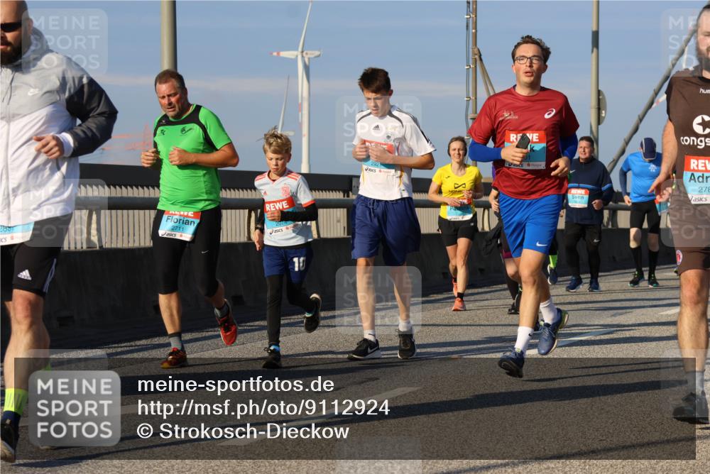 03.10.2025 - Köhlbrandbrückenlauf Strokosch-Dieckow http://msf.ph/oto/9112924 03.10.2025 09:46:41 Position 2 2881, 2711, 2074, 10, 292, 278 meine-sportfotos.de