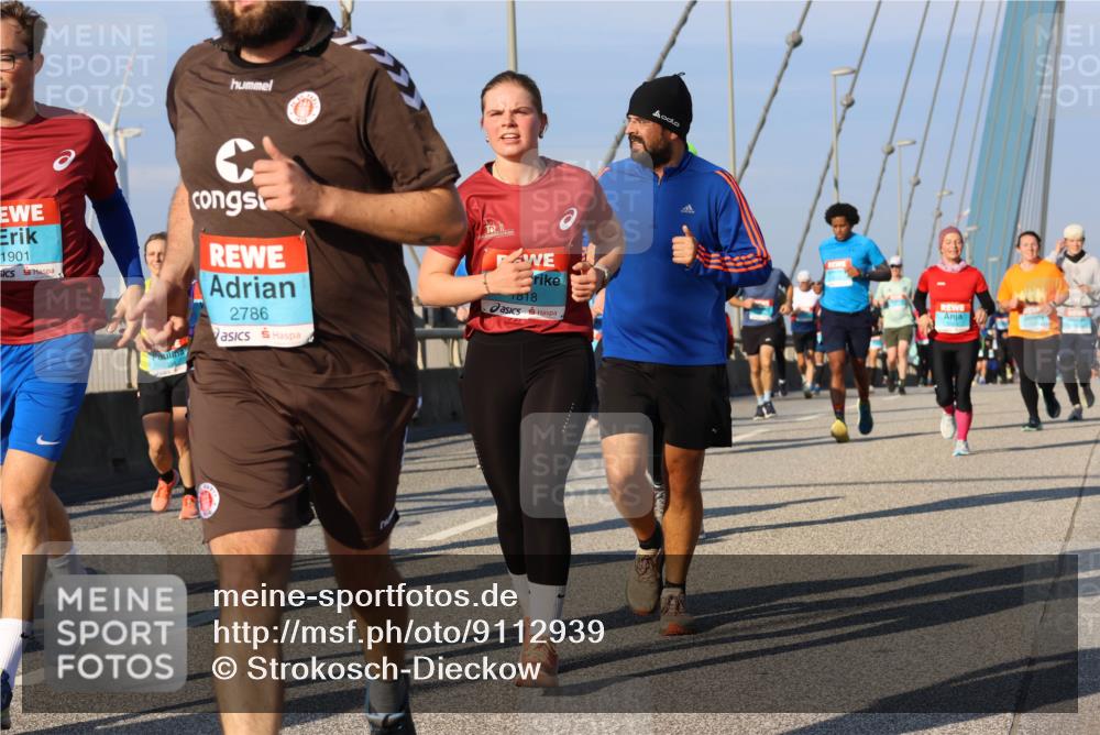 03.10.2025 - Köhlbrandbrückenlauf Strokosch-Dieckow http://msf.ph/oto/9112939 03.10.2025 09:46:43 Position 2 1901, 2786, 1818 meine-sportfotos.de