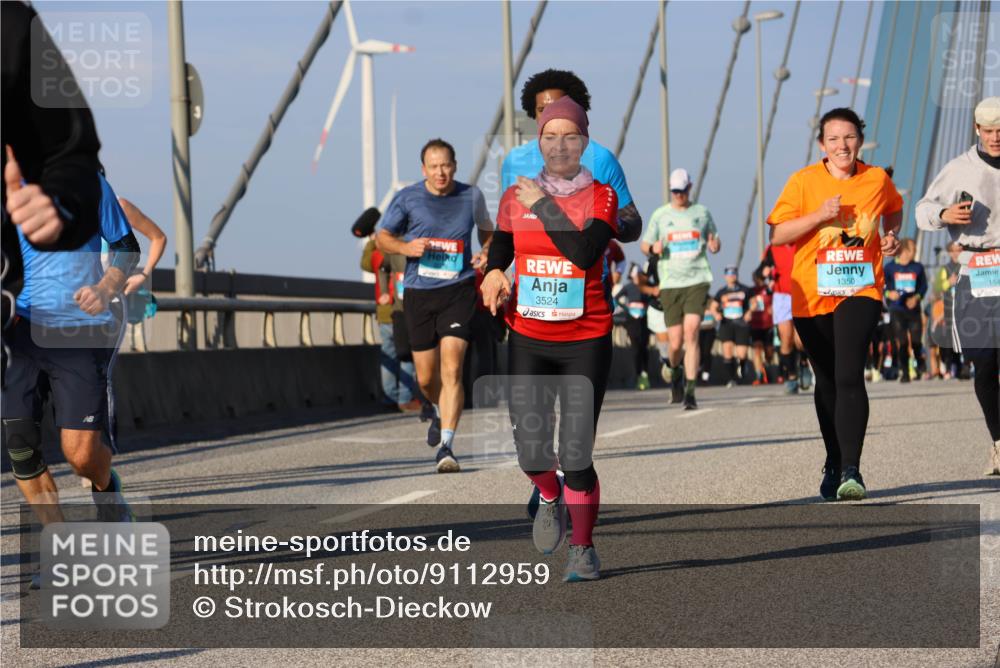 03.10.2025 - Köhlbrandbrückenlauf Strokosch-Dieckow http://msf.ph/oto/9112959 03.10.2025 09:46:45 Position 2 3524, 1350, 154 meine-sportfotos.de